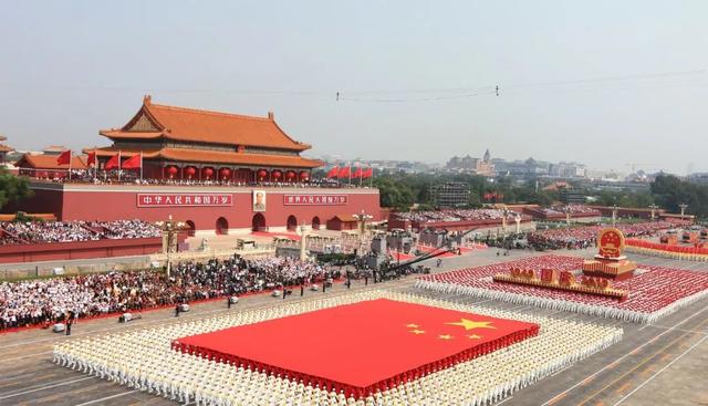 2019年(nian)，令上上自豪的(de)一(yi)件事——服務(wu)國(guo)慶70周年(nian)大(da)閱兵及(ji)聯(lian)歡活動(dòng)